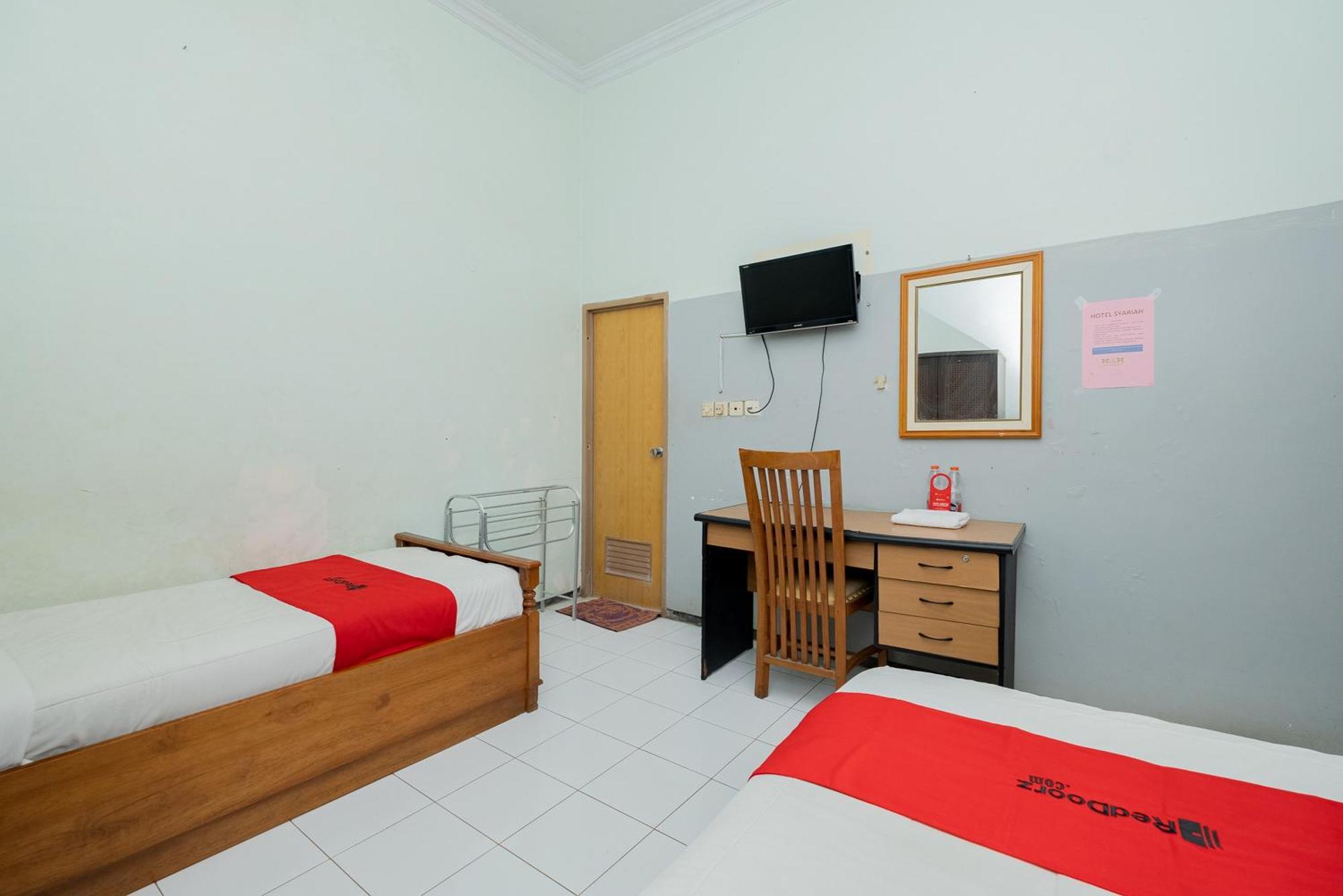 Reddoorz Syariah At Jalan Sunan Giri Tuban Tuban  المظهر الخارجي الصورة